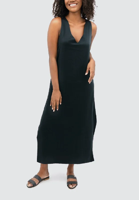 Capri PRJ - Maxi Dress | Licorice Elegant Pleated Maxi Dress