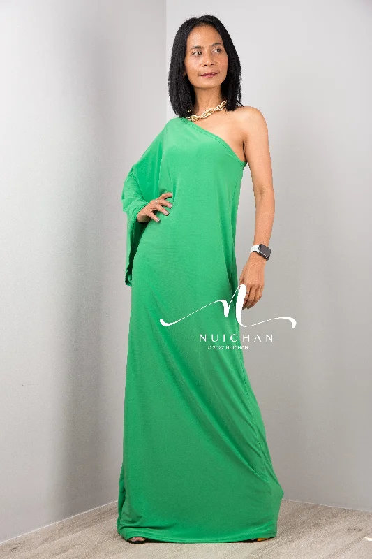 Off the shoulder maxi dress in green Stylish Off-Shoulder Maxi Dress