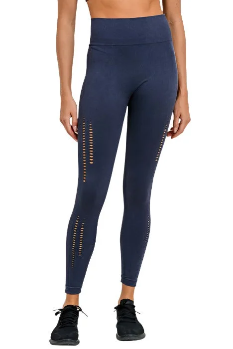 Mono B Seamless Perforated Leggings APH2563 Fashionable Plus-Size Activewear