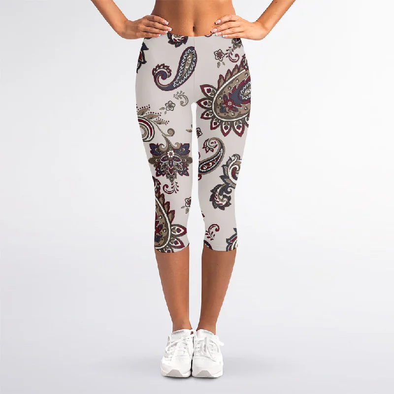 Vintage Paisley Pattern Print Women's Capri Leggings Stylish Sporty Performance Leggings