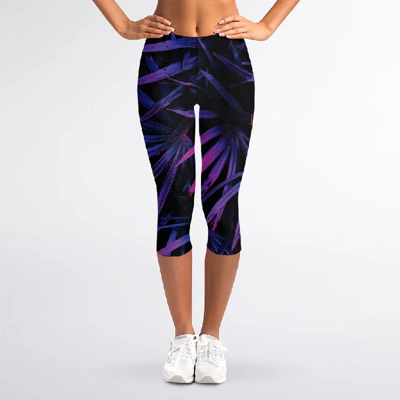 Violet Tropical Leaves Print Women's Capri Leggings Trendy Cut-Out Activewear Leggings