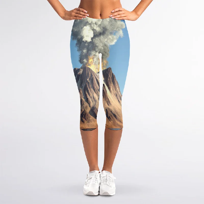 Volcanic Mountain Print Women's Capri Leggings Stylish Sporty Performance Leggings