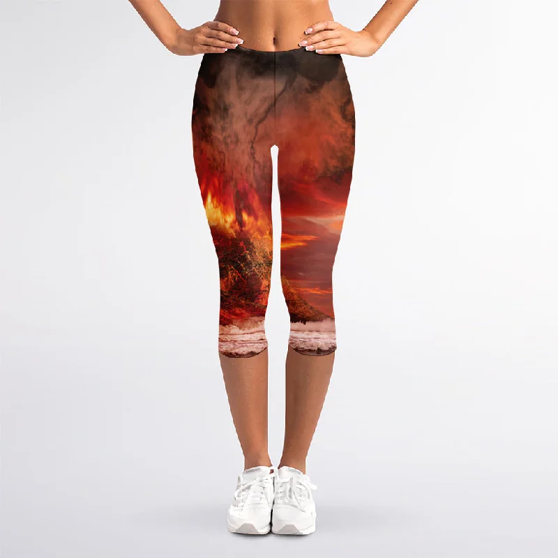 Volcano On The Sea Print Women's Capri Leggings Comfortable Cold Weather Leggings