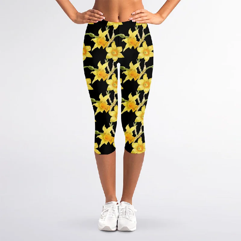 Watercolor Daffodil Flower Pattern Print Women's Capri Leggings Stylish Everyday Leggings